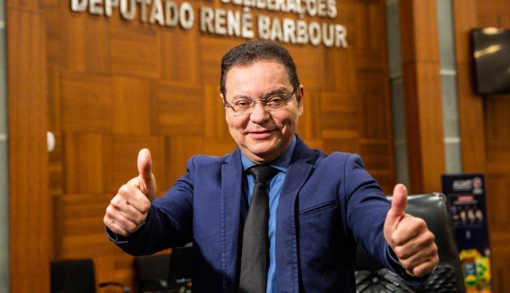 Botelho condena boataria, nega ida ao TCE e reafirma reeleição em 2026