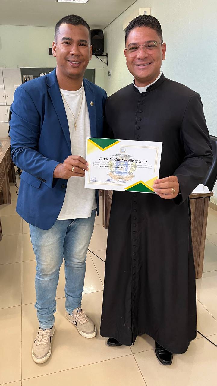 Padre Alex é homenageado com título de Cidadão Melgacense e anuncia despedida 