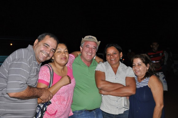 Celso Nogueira e Nelson Vaz entre familiares e amigos