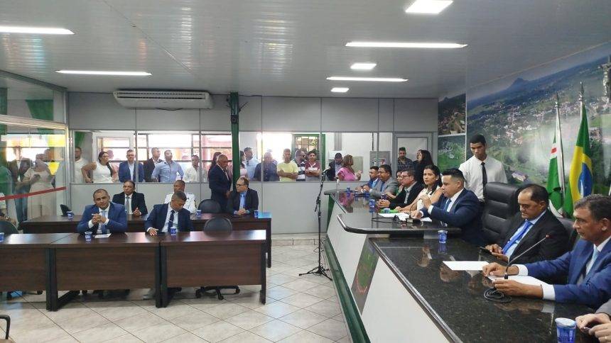 Rafael Lima é eleito de forma unânime presidente da Câmara de Santo Antônio de Leverger e toma posse   