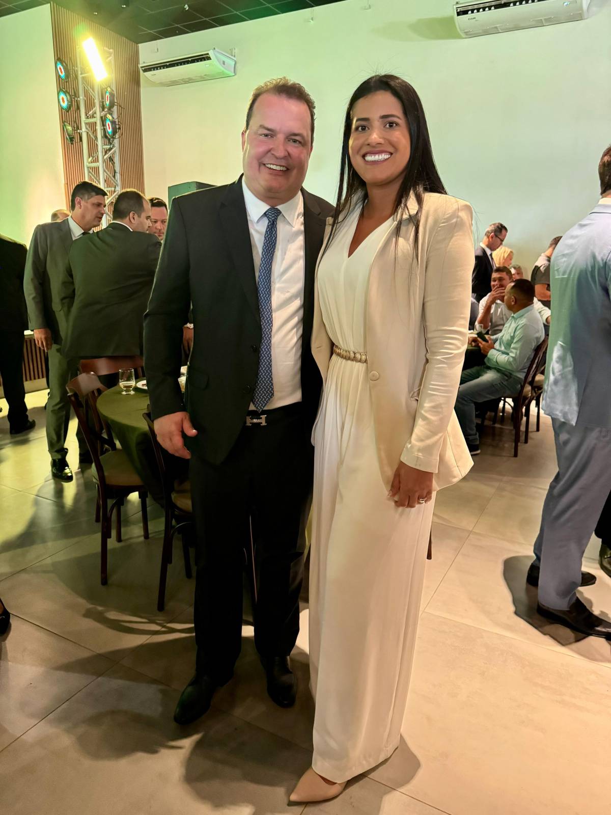 Prefeita Francieli destaca fortalecimento de Santo Antônio na posse de Max Russi como presidente da Assembleia Legislativa