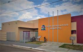 Câmara de vereadores faz sessão com 