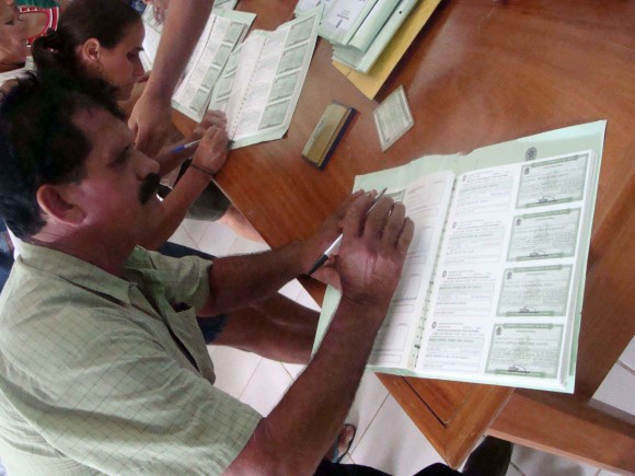 eleitores buscam segunda via do título na última hora 