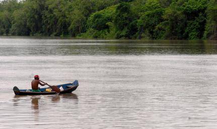 Pescador relata dificuldade financeira e incerteza do futuro