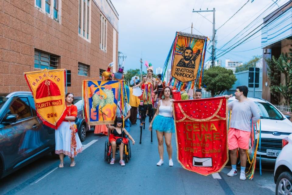 Praça da Mandioca tem 'esquenta' gratuito de carnaval com ensaio da Bateria Vem Quem Quer