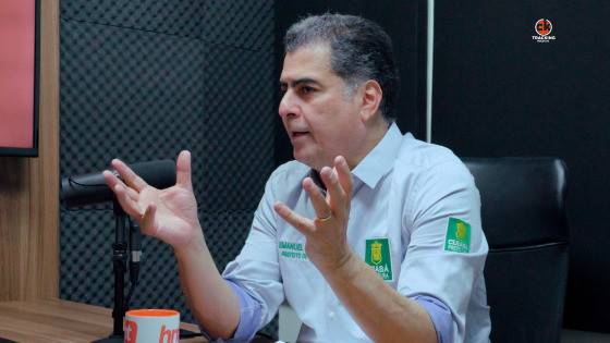 Justiça suspende CNH, passaporte e bloqueia cartões de Emanuel