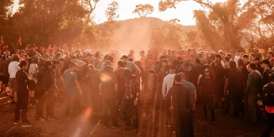 Movimento Legendários expulsa agressores de biomédica em Cuiabá
