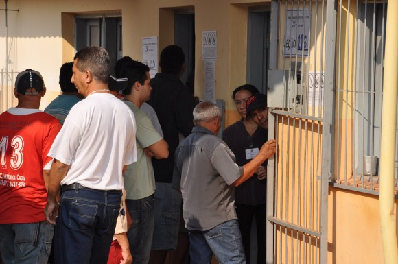 Eleitores votam na Seção 116 na Varginha, confira o resultado final