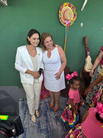 Paula Calil participa de assinatura de termo sobre Centro do Autista na visita de Michelle Bolsonaro