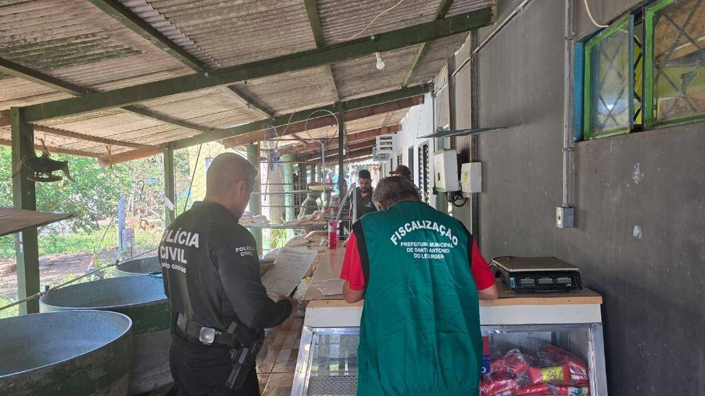 Operação realizada em Cuiabá e Santo Antônio de Leverger apreende 2,8 mil unidades de iscas vivas