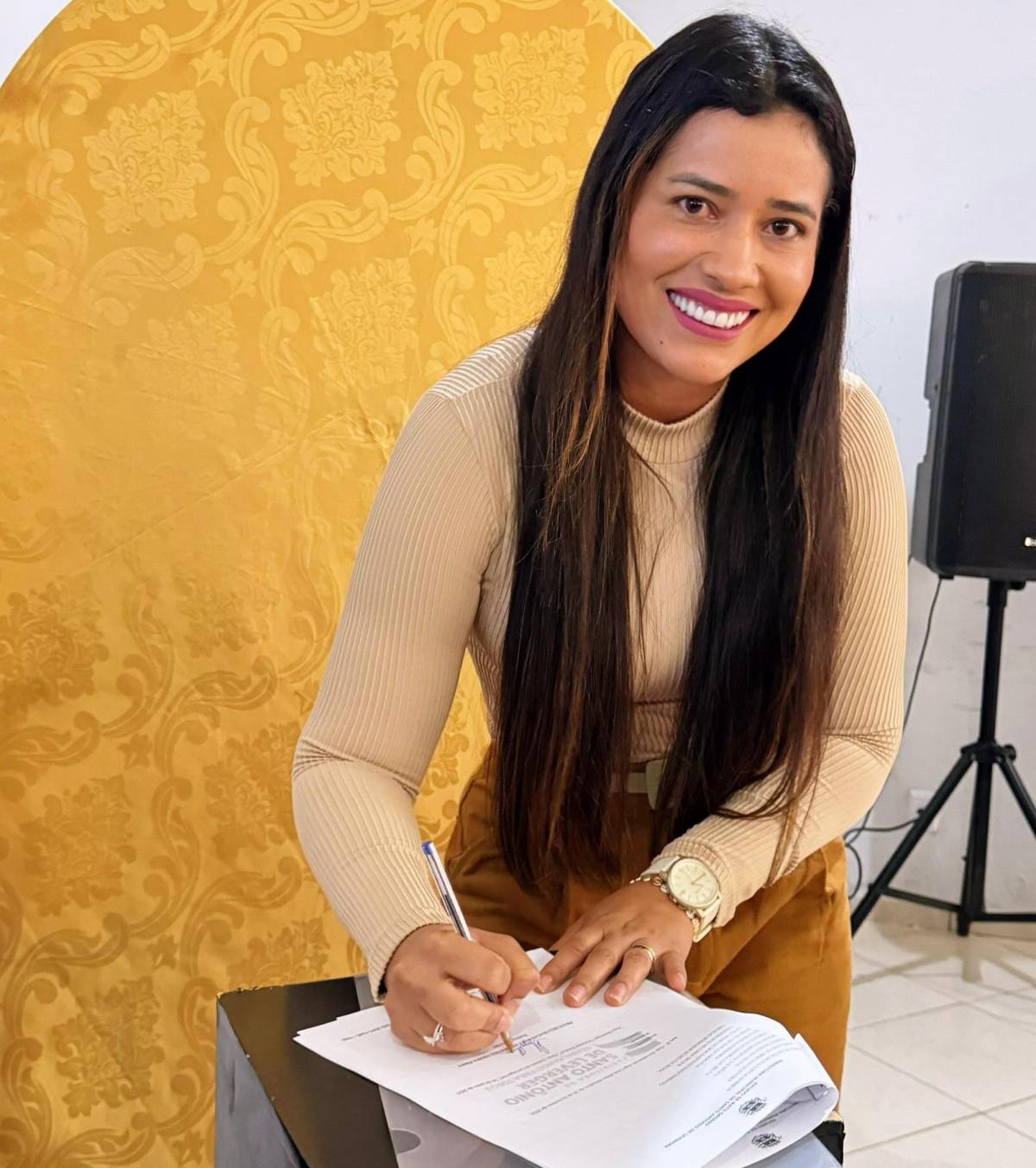Prefeita Francieli efetiva 37 agentes de saúde e de combate a endemias após 20 anos de espera
