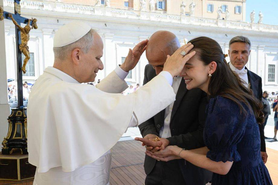 Casal de Cuiabá participa de Jubileu em Roma e recebe bênção do Papa Leão XIV