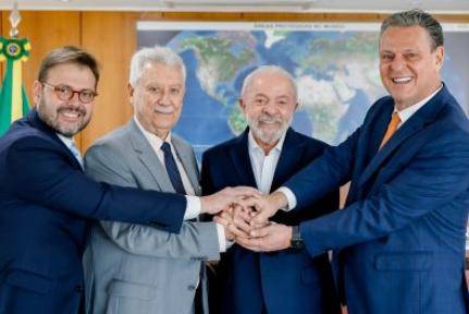 José Lacerda assume mandato de senador e é recebido por Lula