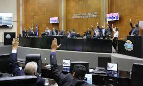 Mesa Diretora segura mensagens do Governo