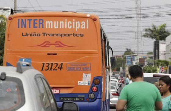 Estudantes protestam contra aumento da passagem entre Cuiabá e Santo Antônio de Leverger