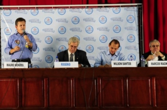 Mauro é destaque em debate com estudantes do ensino médio
