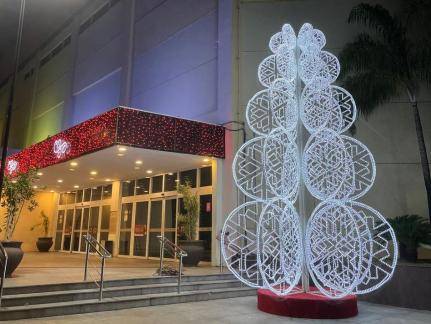 Com neve, música e alegria, Papai Noel chega a Cuiabá no sábado