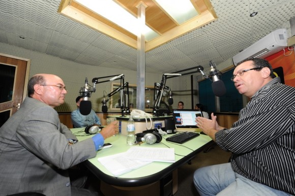 Riva interage com ouvintes de 60 municípios  