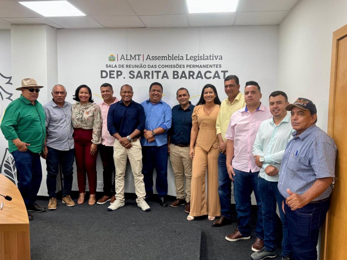 Prefeita Francieli e vereadores comemoram reincorporação de áreas para Leverger - VEJA FOTOS