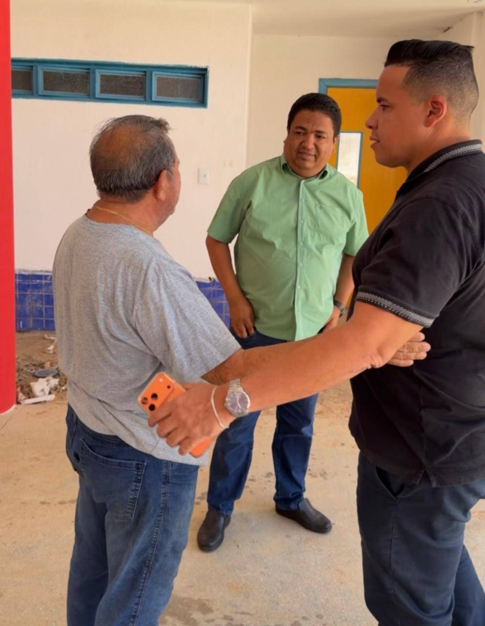 Vereadores fiscalizam obras da futura Creche Central e acompanham de perto avanço do projeto em Leverger <VIDEO>