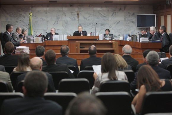 TSE confirma que Jader Barbalho é ficha suja; caso vai ao STF 