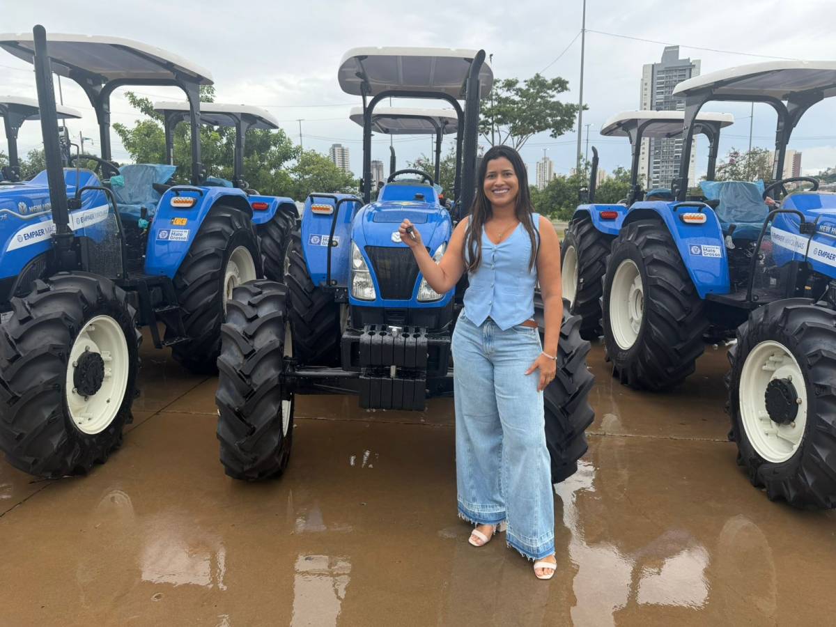 Prefeita Francieli amplia apoio ao produtor rural com entrega de novo trator para região de Lambari <VIDEO>