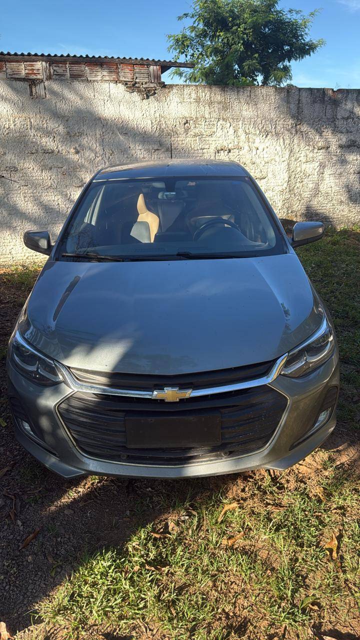 Policiais da 3ª CIPM em Rondas pela cidade, localizam Onix furtado em Cuiabá