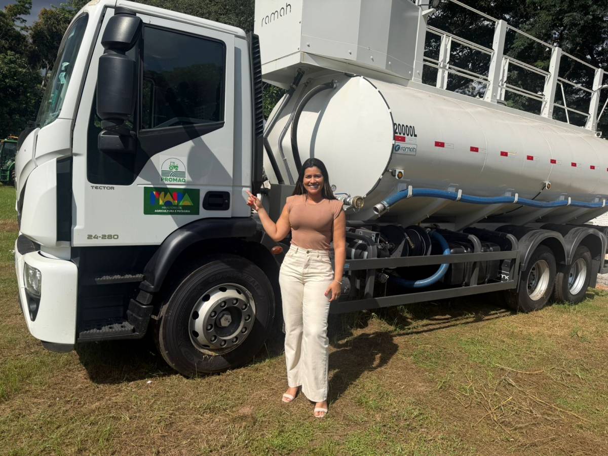 Francieli mostra prestígio político em Brasília e garante a Leverger o maior caminhão-pipa de sua história<VIDEO>