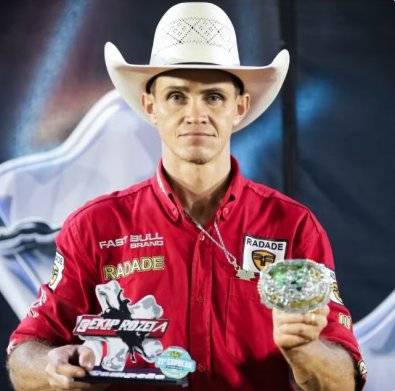 Peão de MT era campeão nacional e se casou há um mês