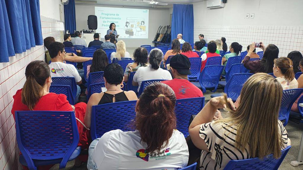 Banco Mundial aponta ação da Seduc como boa opção para apoiar professores em sala de aula