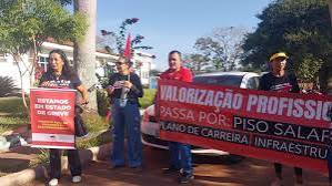 Sem acordo com prefeitura, professores aprovam greve e cruzam os braços em Rosário Oeste