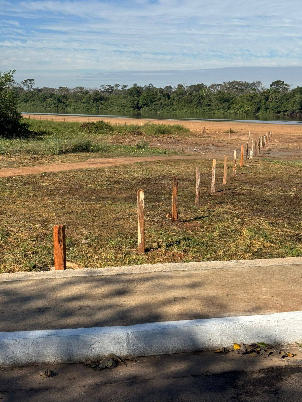 Prefeitura inicia Plano de Recuperação de Àrea Degradada na Praia Bar em Leverger