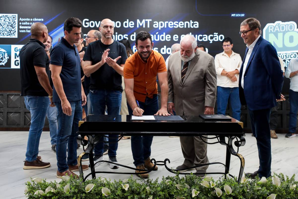 Prefeito Toninho, garante R$ 4,5 milhões para recuperação da malha viária urbana em parceria com o Governo de Mato Grosso