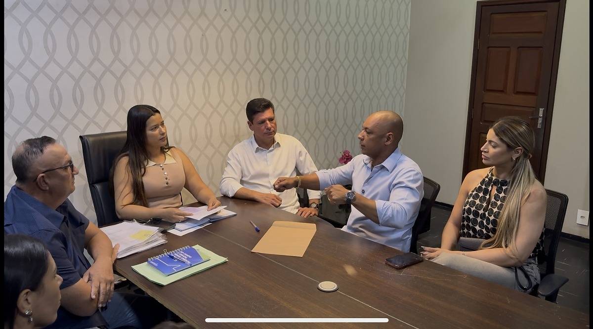 Prefeita Francieli e deputado anunciam R$ 1 milhão para a saúde de Santo Antônio de Leverger