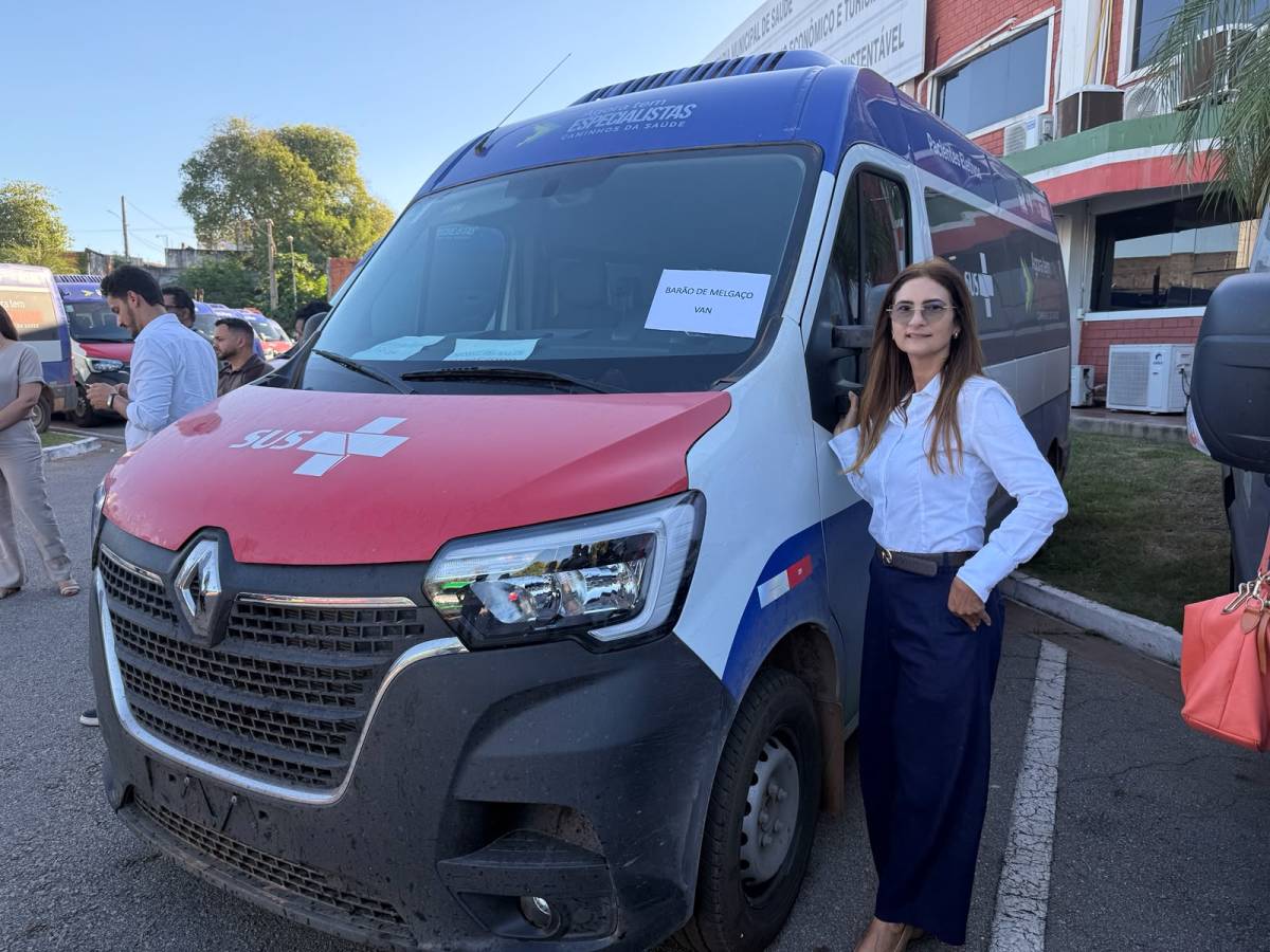 Prefeita Margareth recebe micro-ônibus e implementos agrícolas para Barão de Melgaço - <VIDEO>