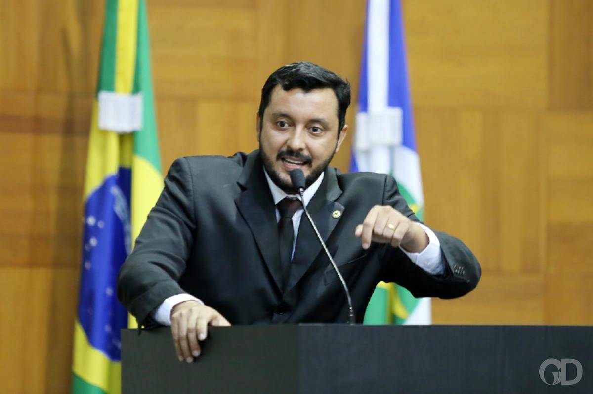 Professor Allan Kardec lança projeto de R$ 50 mil para contratar profissionais de comunicação da própria campanha