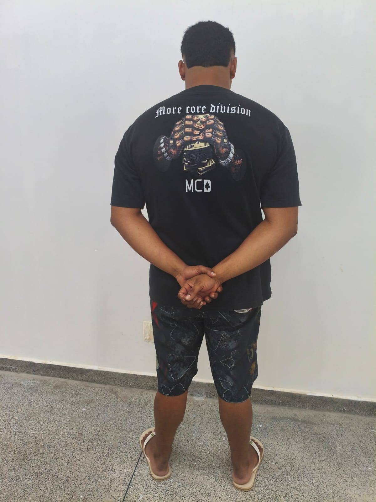 Polícia Militar cumpre mandado de prisão durante Festival Cultural da Varginha em Santo Antônio de Leverger