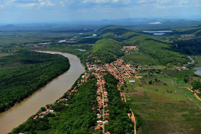 Cliente deixa sorveteria e hotel sem pagar e é localizado pela PM em praça de Barão de Melgaço