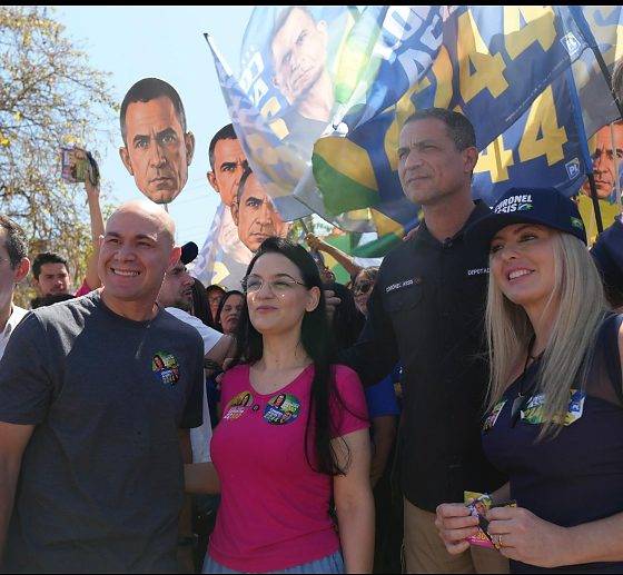 Coronel Assis faz adesivaço de 800 veículos com Abílio e Samantha em Cuiabá