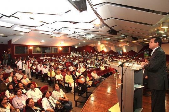 Mais de cem prefeitos definem apoio a Dilma Rousseff em reunião
