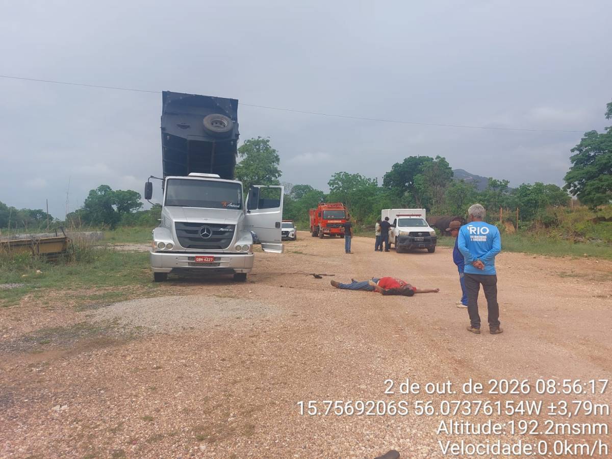 Homem morre após caminhão-caçamba tocar rede elétrica de alta tensão em comunidade