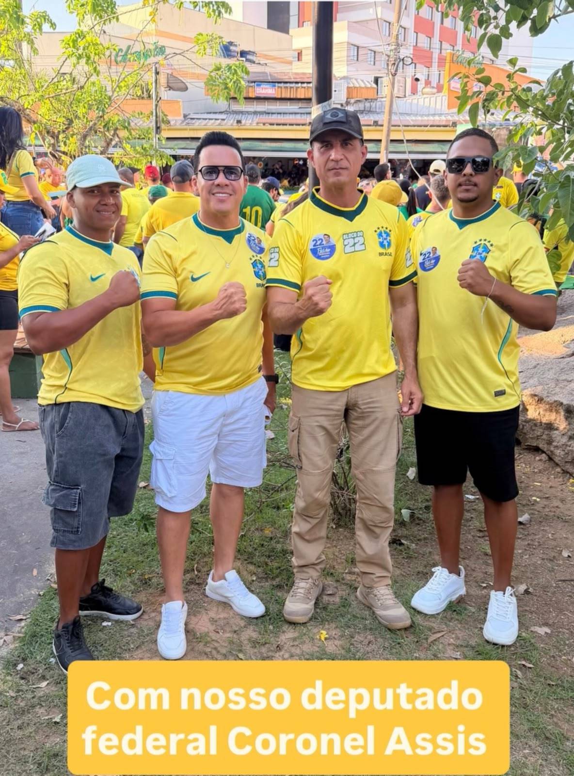 Rafael Lima engrossa mobilização bolsonarista e reforça apoio a Flávio Bolsonaro em ato na Praça do Choppão