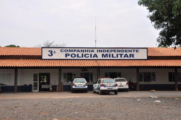 Policias militares de Santo Antônio prendem dois foragidos da justiça 