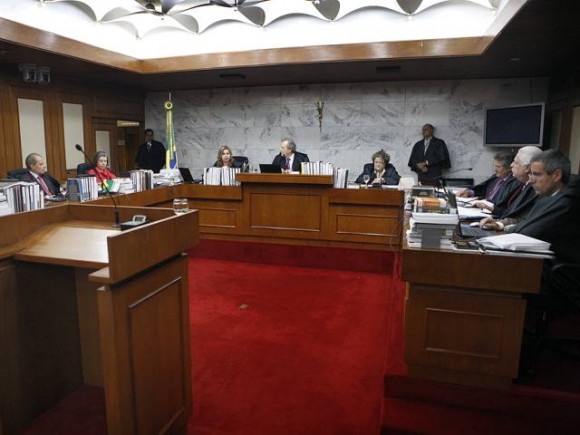 FICHA LIMPA - TSE revê decisão e libera registro de deputado barrado