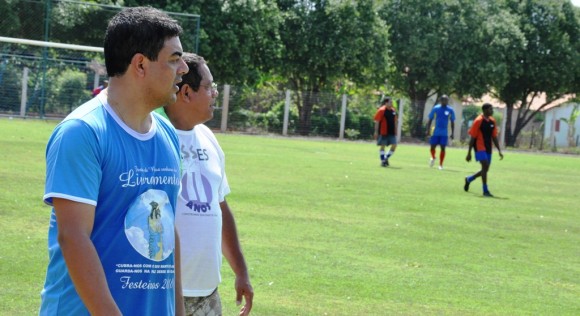 Zenildo Sampaio comemora dia do servidor com torneio de futebol