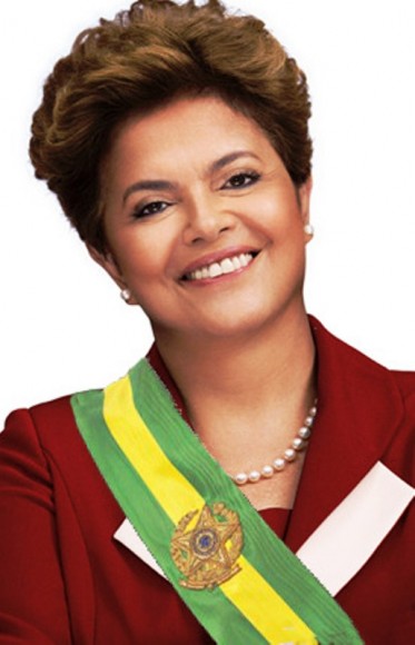  Dilma, com 12 milhões de votos a mais que Serra, faz história