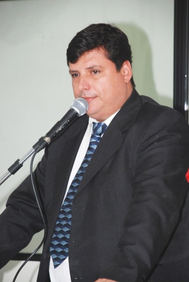 Diárias e despesas não comprovadas fazem TCE multar Izaias Jr.