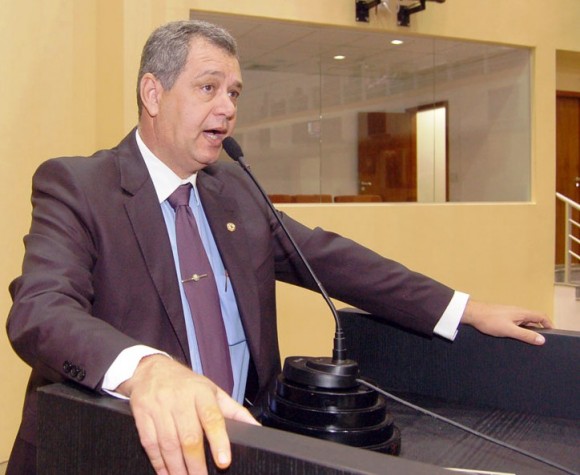 Dentinho propõe alteração na lei sobre transporte de pescado 