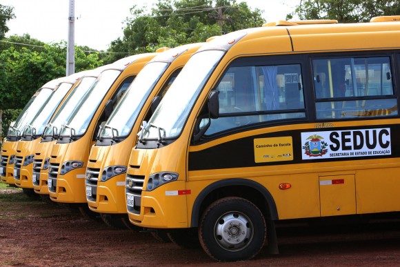 Governo entrega 238 ônibus na próxima segunda-feira