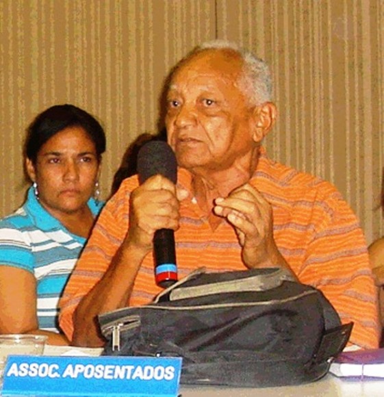 Comunitários decretam luto por três dias pela morte de Louzite